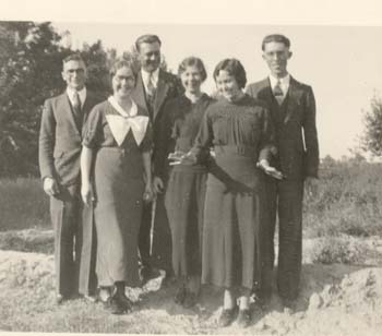 7 John, Katheryn, her sisters,1938